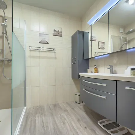 Le Cozy By Winsome Destination Apartment
